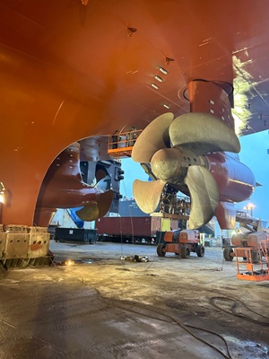 Nieuw Amsterdam in dry dock showing Azipod® thruster